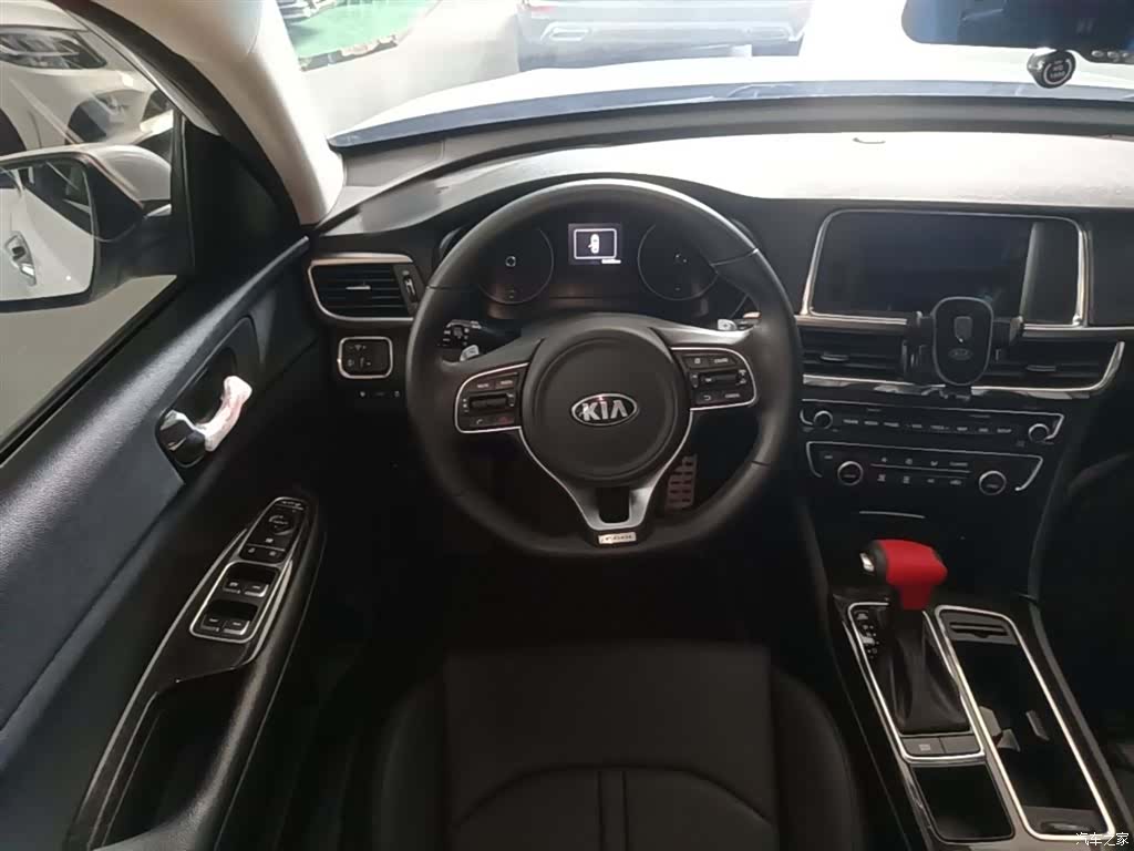 Kia K5, 2017 11