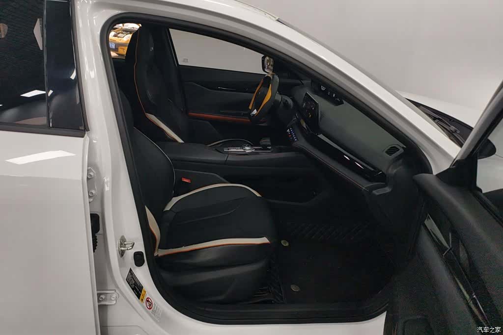 Changan UNI-V, 2023 8