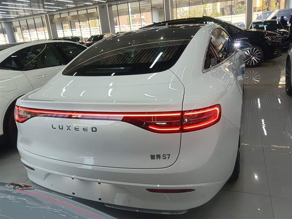 Luxeed S7