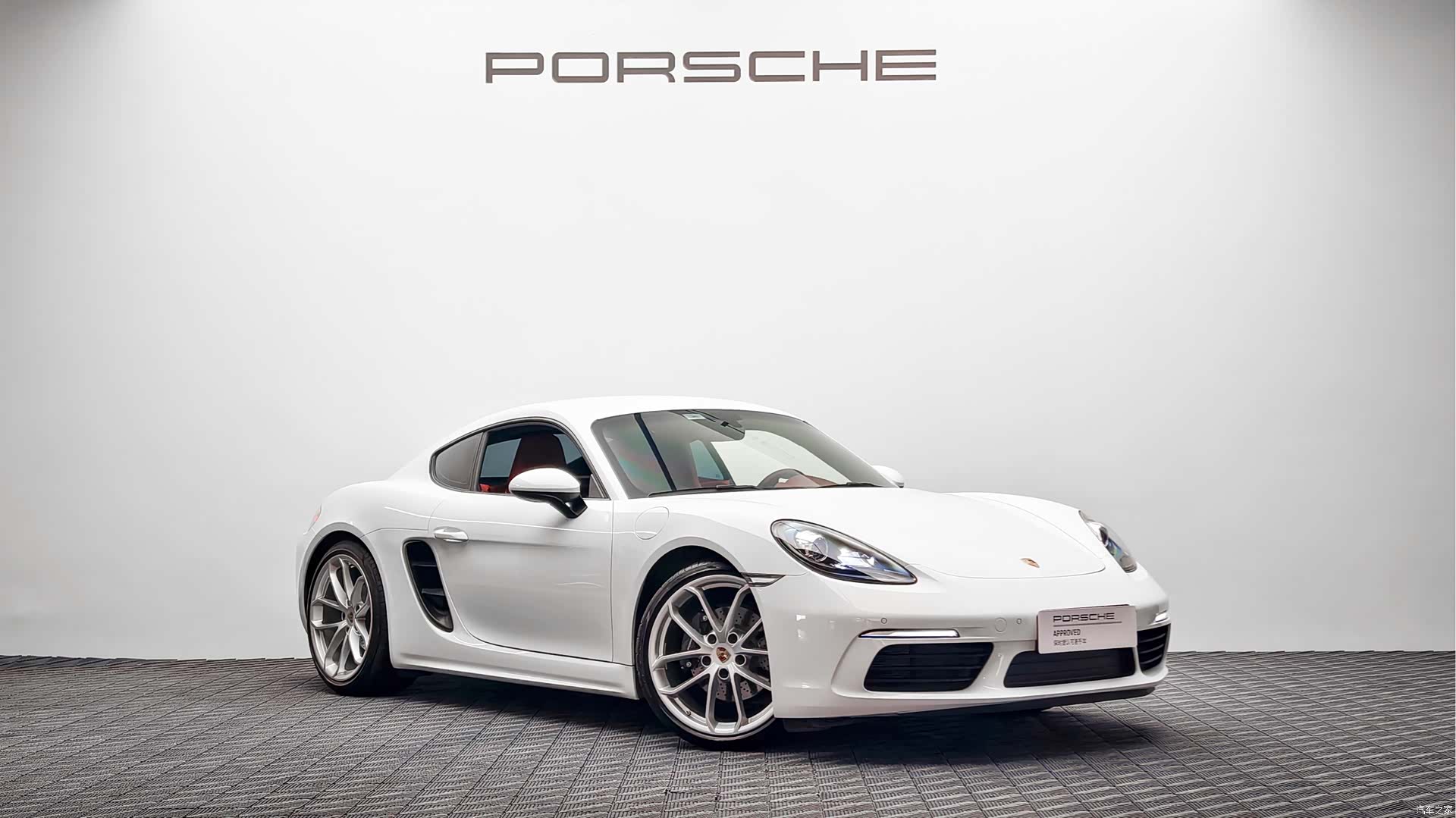 Porsche Cayman, 2025 3