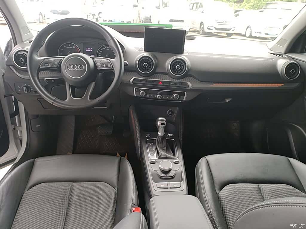 Audi Q2L, 2021 10