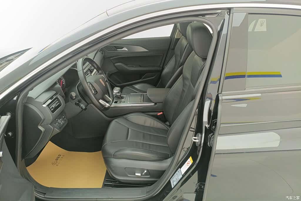 Hongqi H5, 2021 9