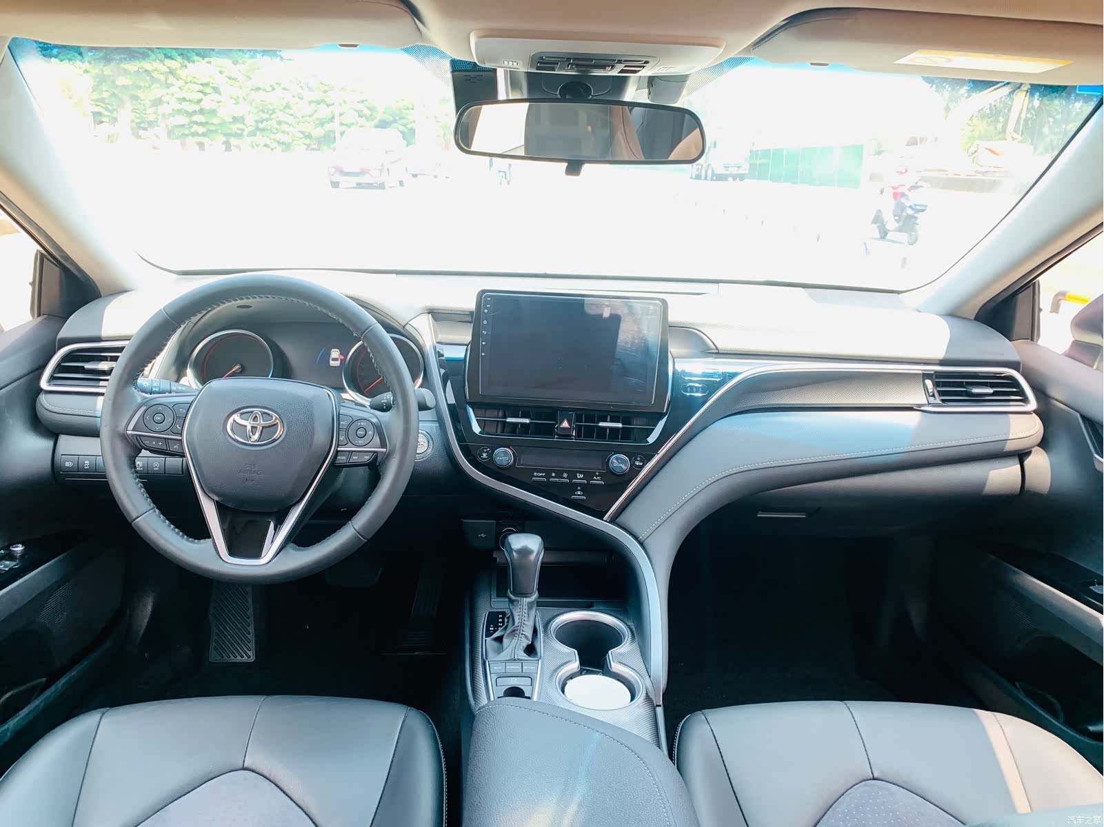 Toyota Camry, 2022 12
