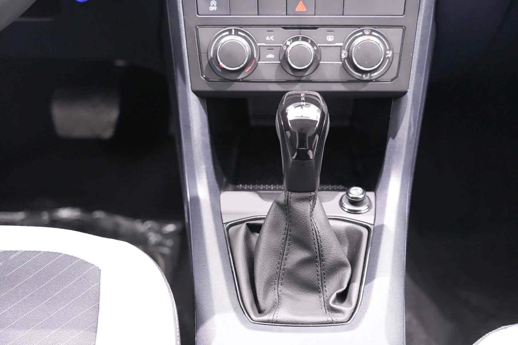 Volkswagen Tharu, 2024 23