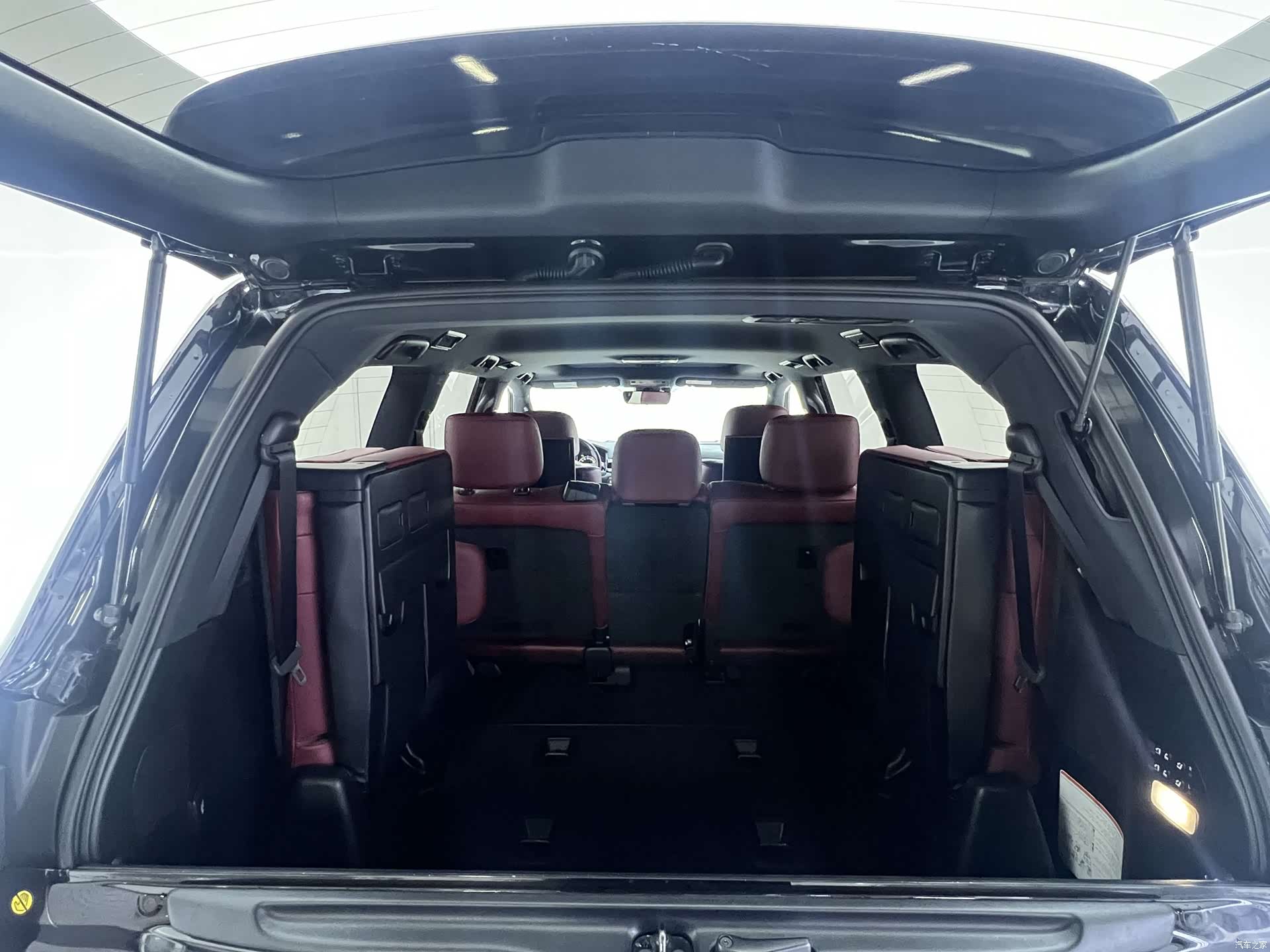Lexus LX, 2019 28