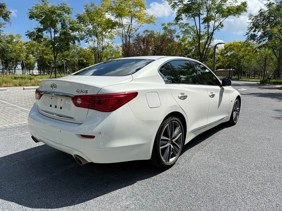 Infiniti Q50