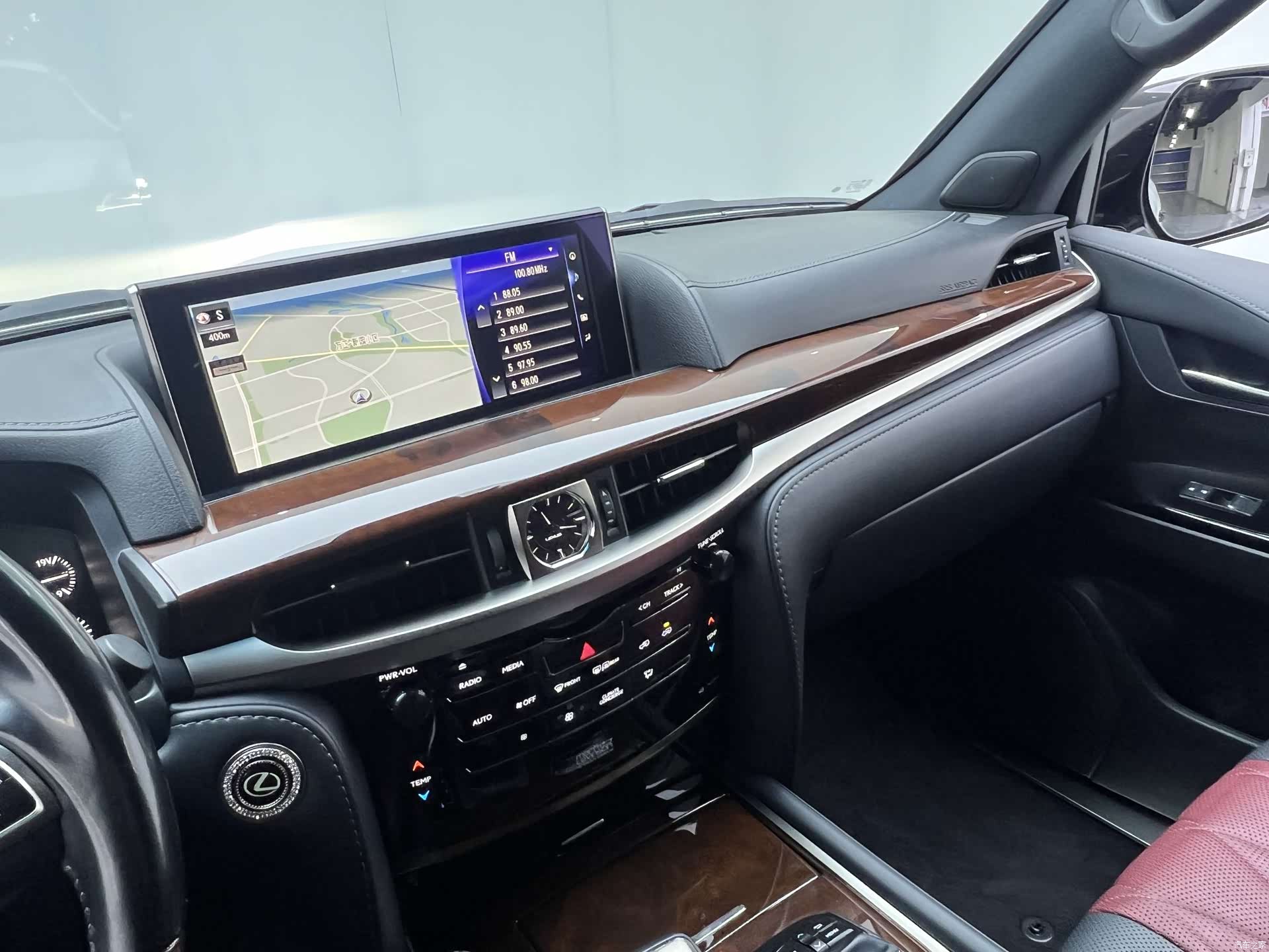 Lexus LX, 2022 19