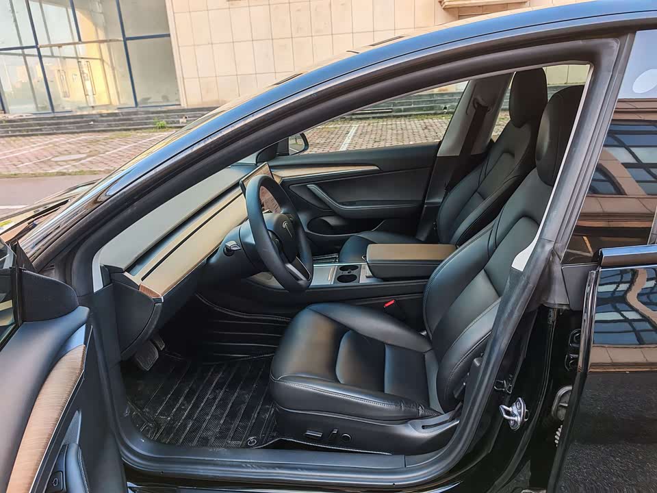 Tesla Model 3 Tesla Model 3