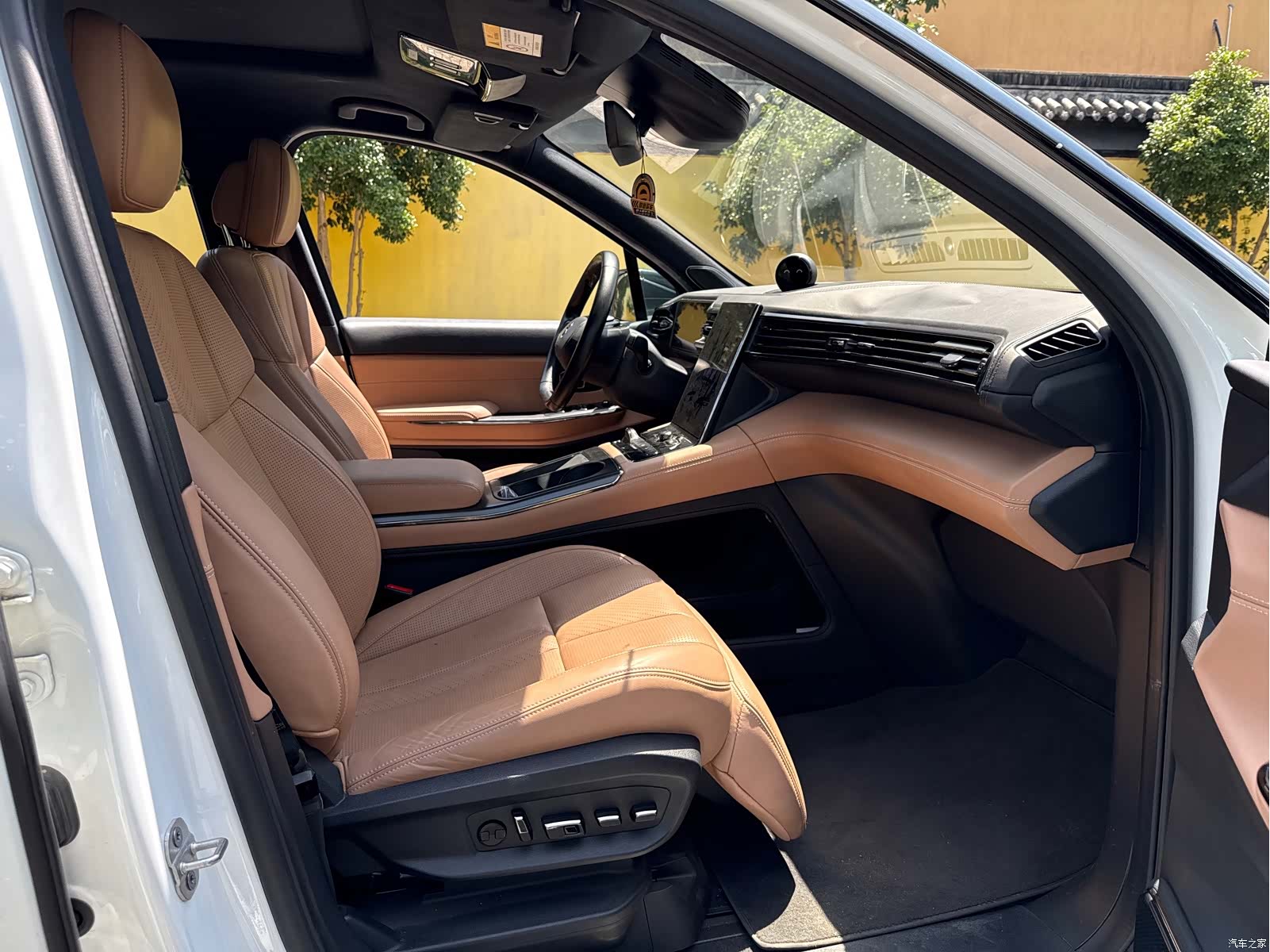 NIO ES8, 2021 12