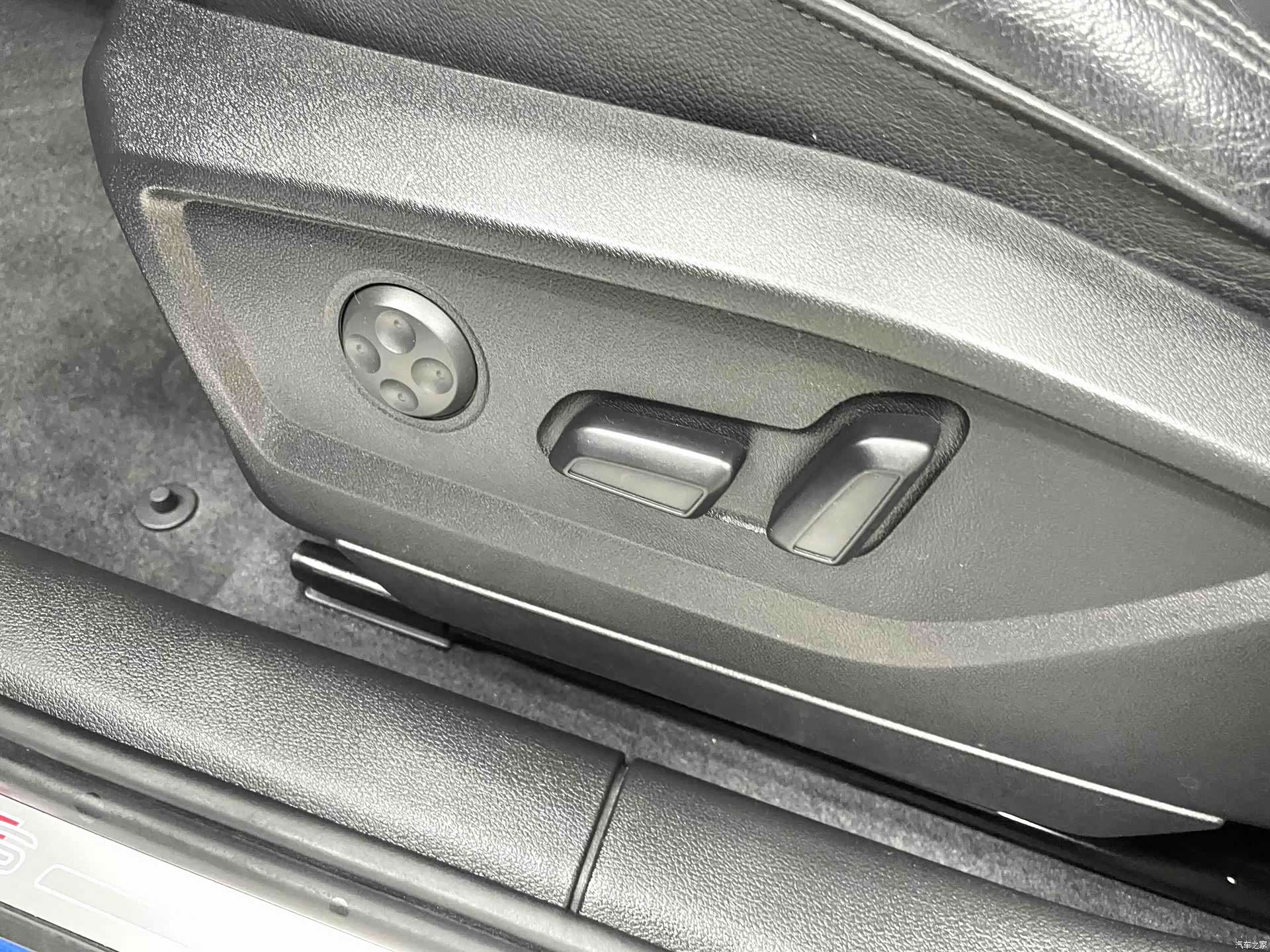 Audi Q2L, 2022 12