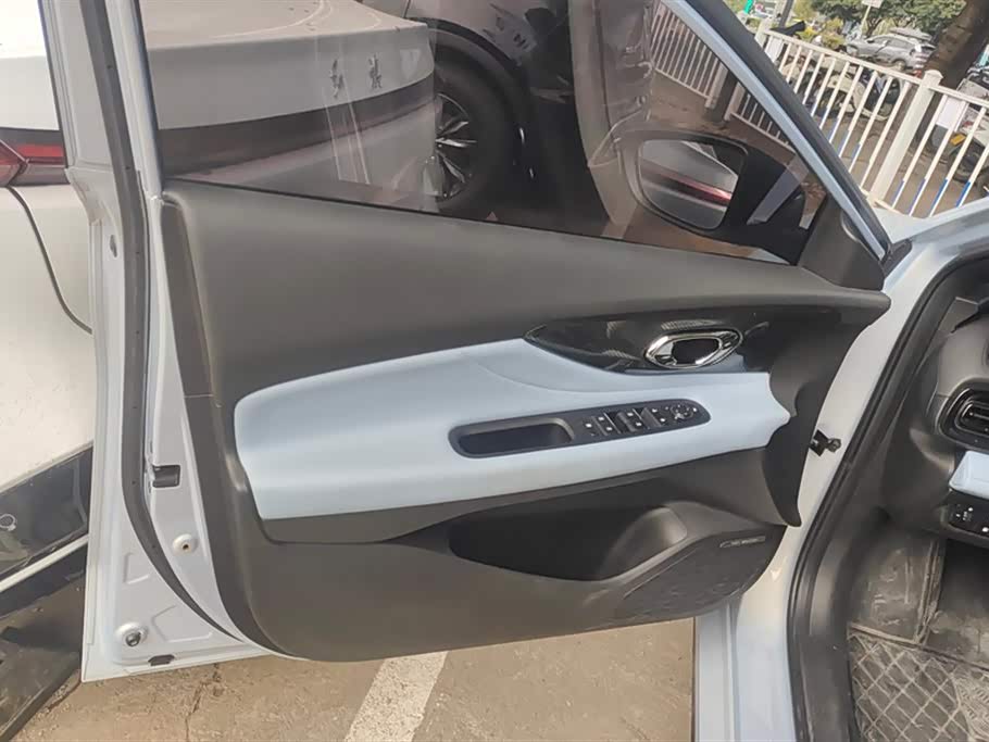 Trumpchi Shadow Leopard