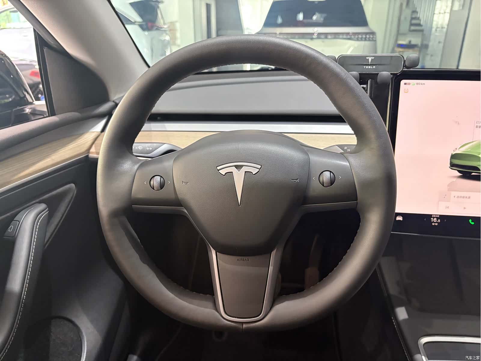 Tesla Model Y, 2023 8