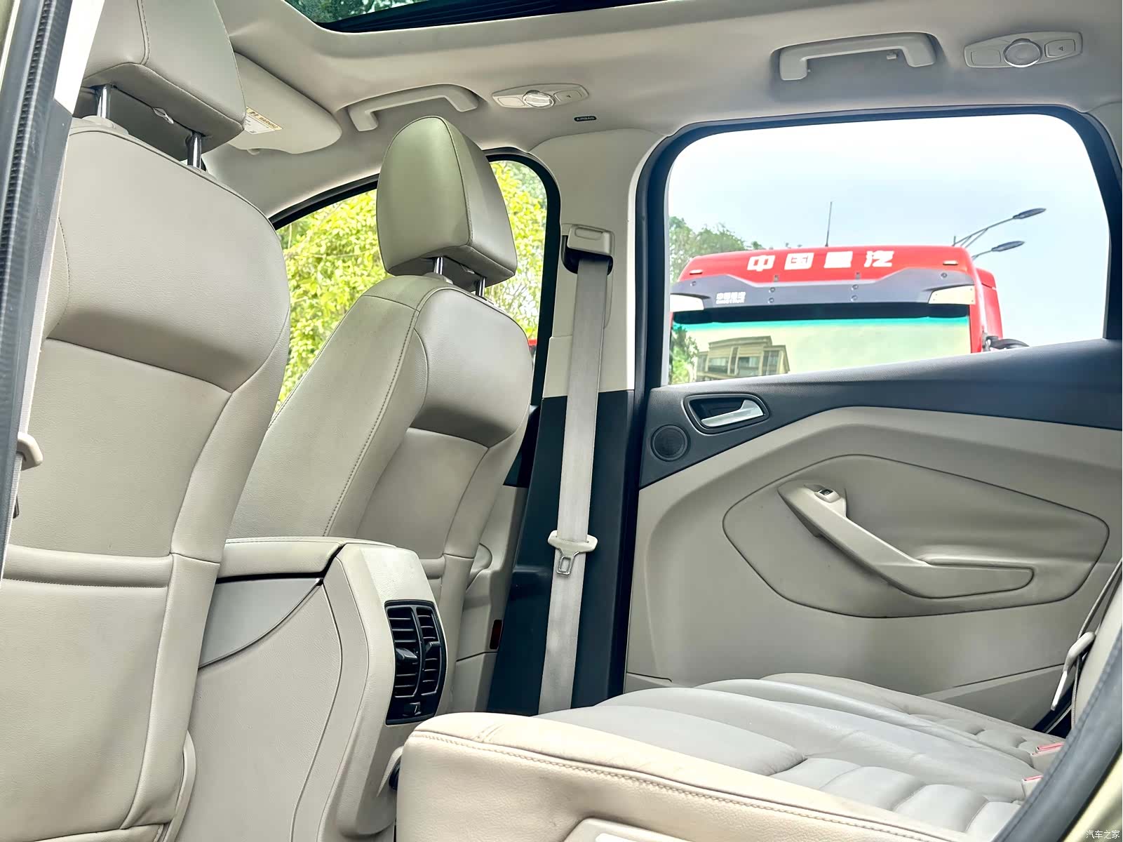Ford Kuga, 2014 28
