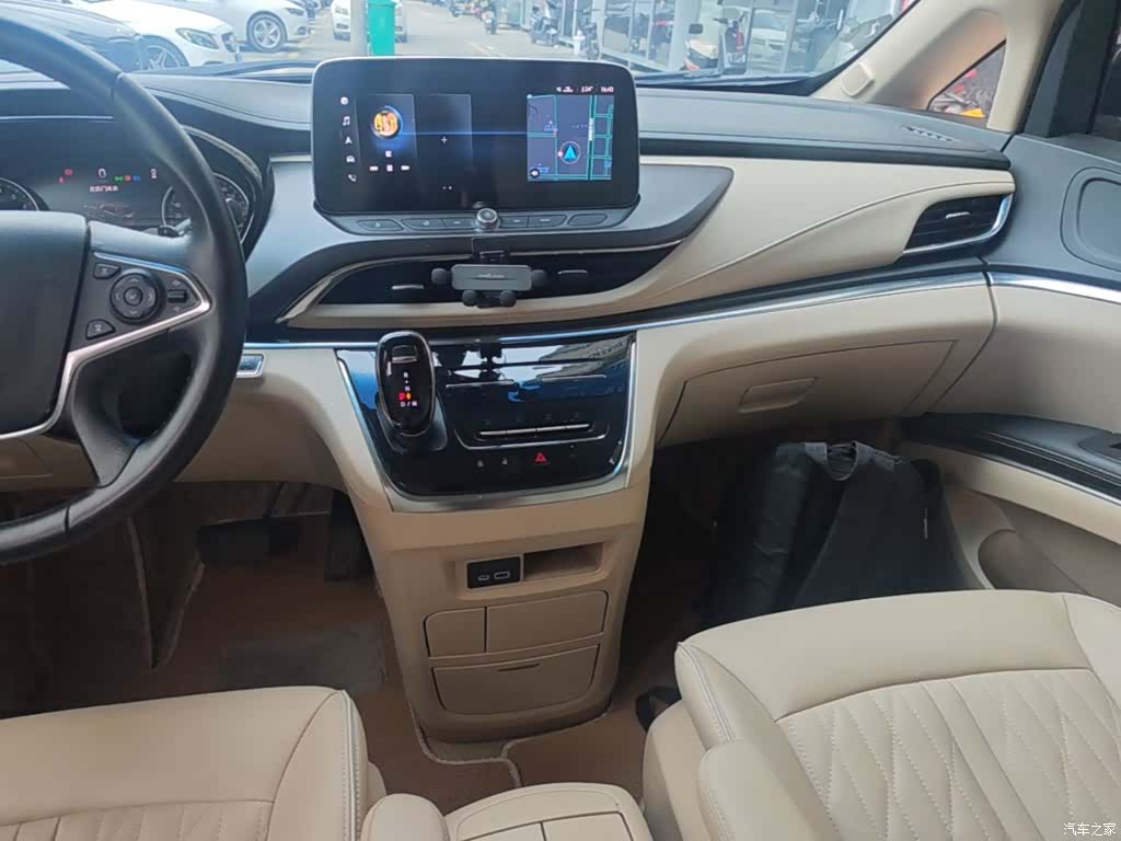 Buick GL8, 2024 9