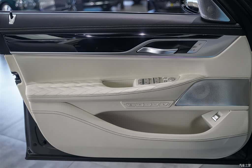 BMW 7 Series, 2023 9