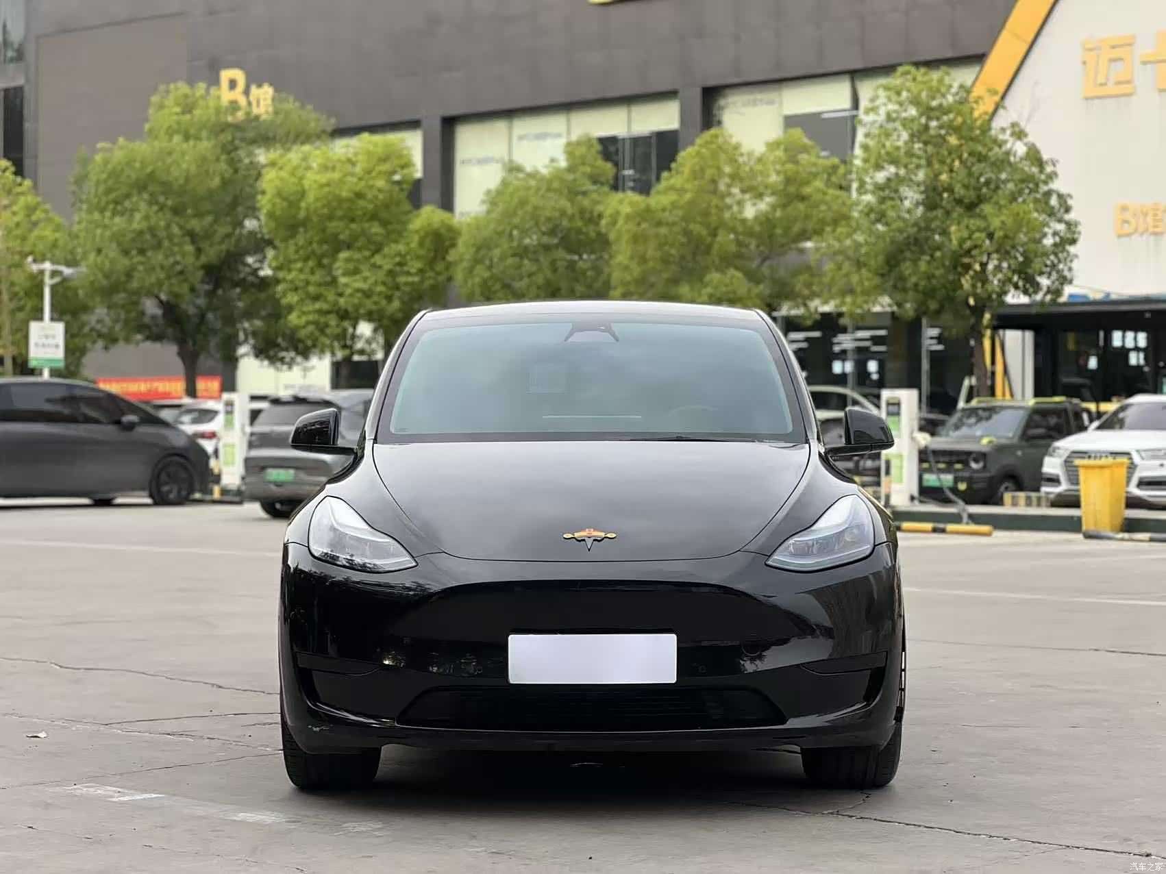 Tesla Model Y, 2023 2