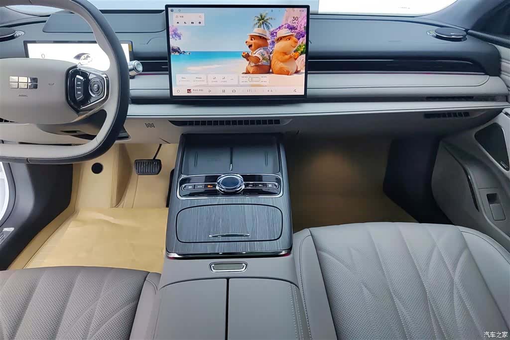 Geely 8, 2025 13