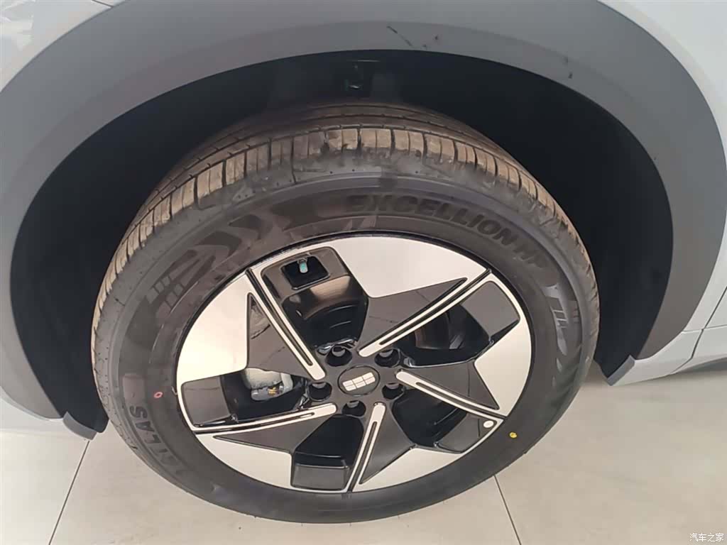 Geely Galaxy E5, 2026 23