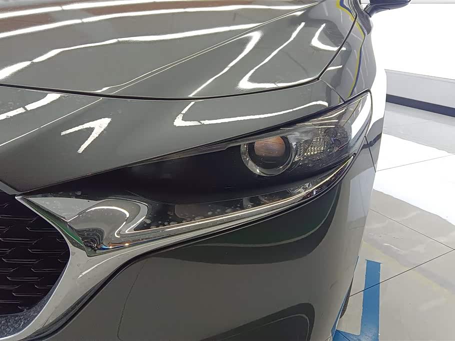 Mazda 3 Angkesaila
