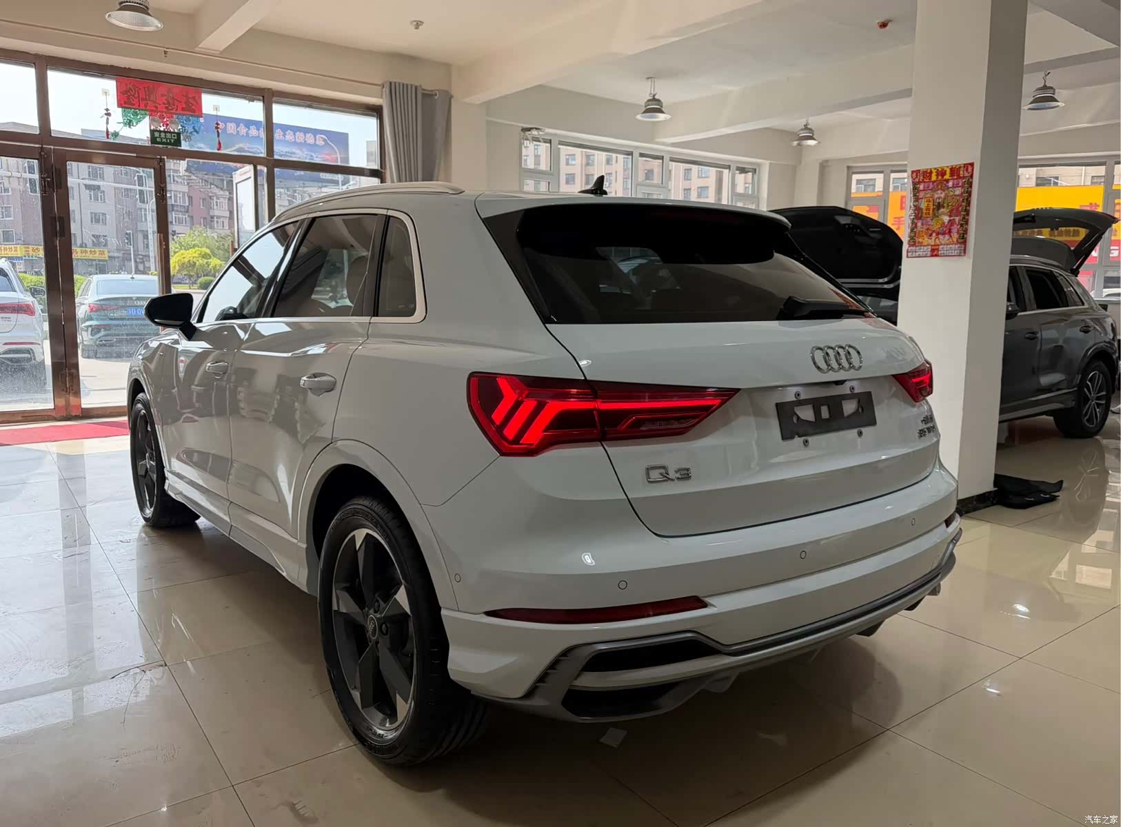 Audi Q3, 2023 4