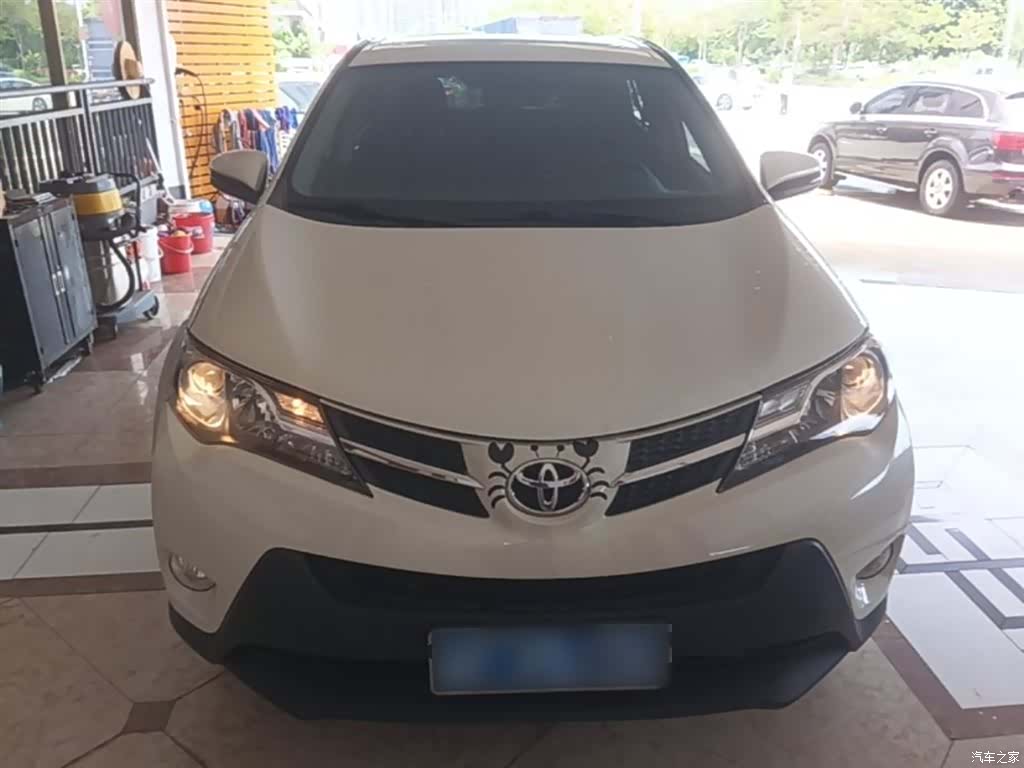 Toyota RAV4, 2015 3