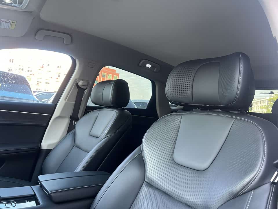 AITO Ask the world M5