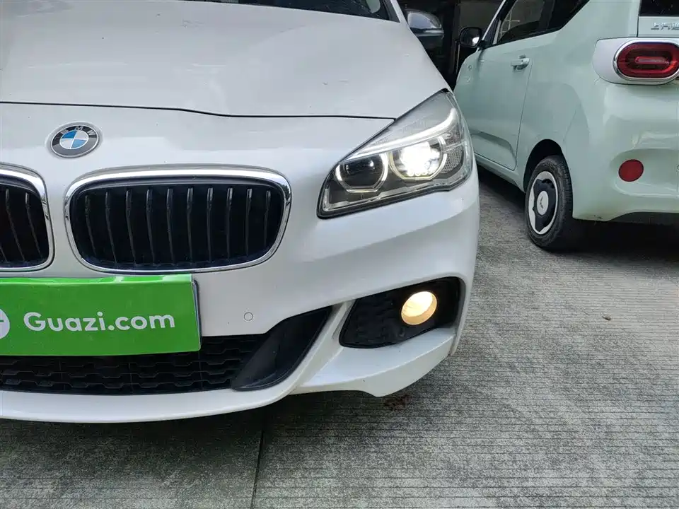 BMW 2 series station wagon