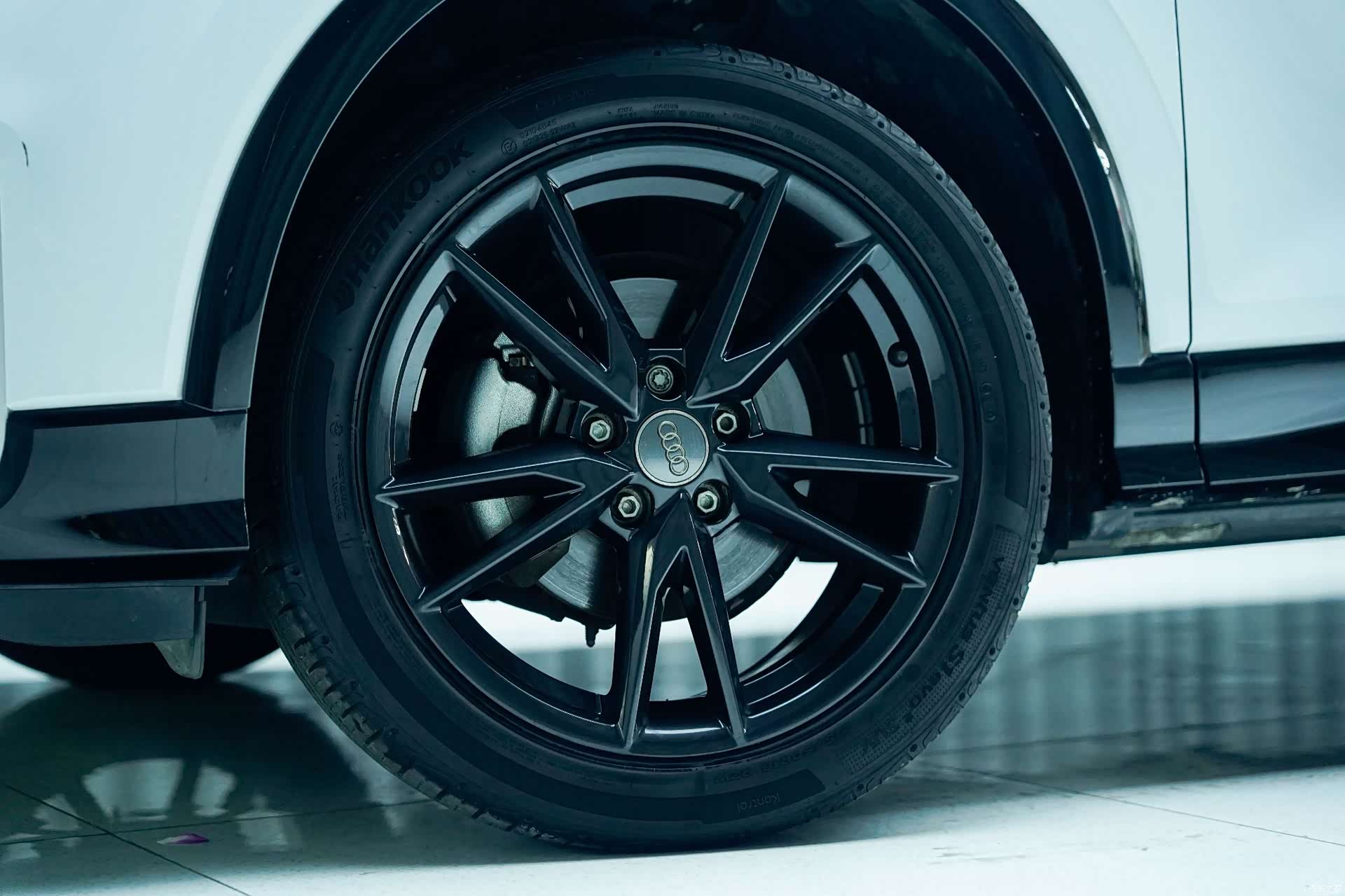 Audi Q2L, 2020 9