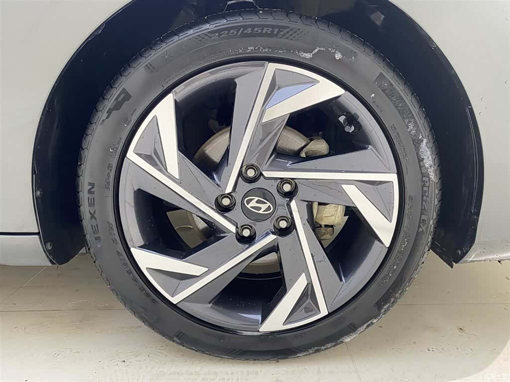 Hyundai Elantra, 2023 13
