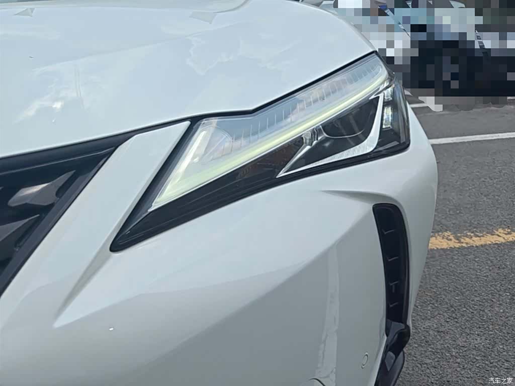 Lexus UX, 2021 24