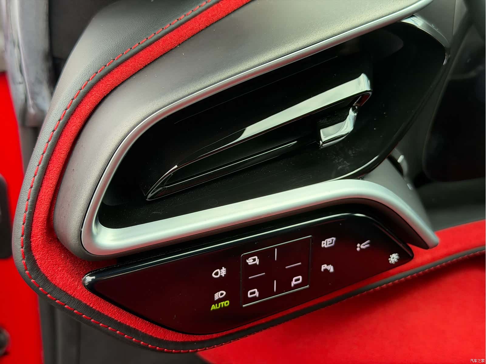 Ferrari 296, 2023 13