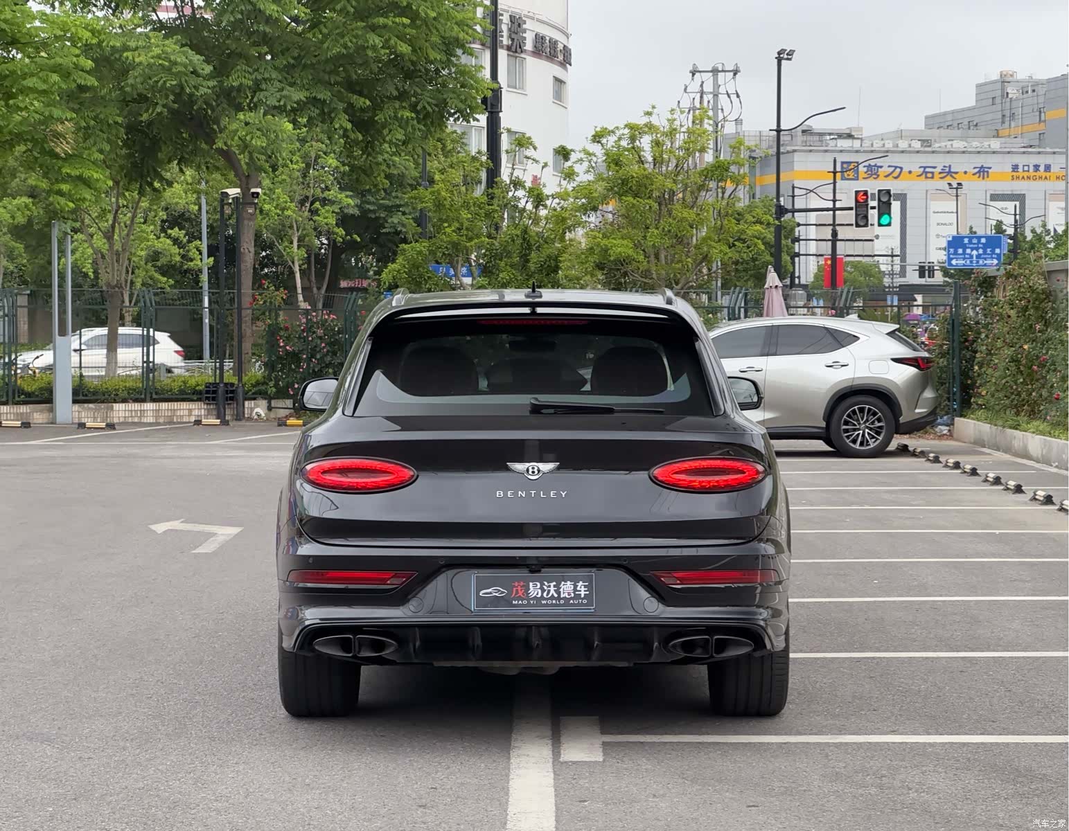 Bentley Bentayga, 2023 4