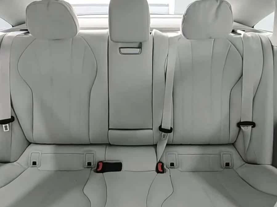 Mercedes-Benz EQE 2025, фото 11