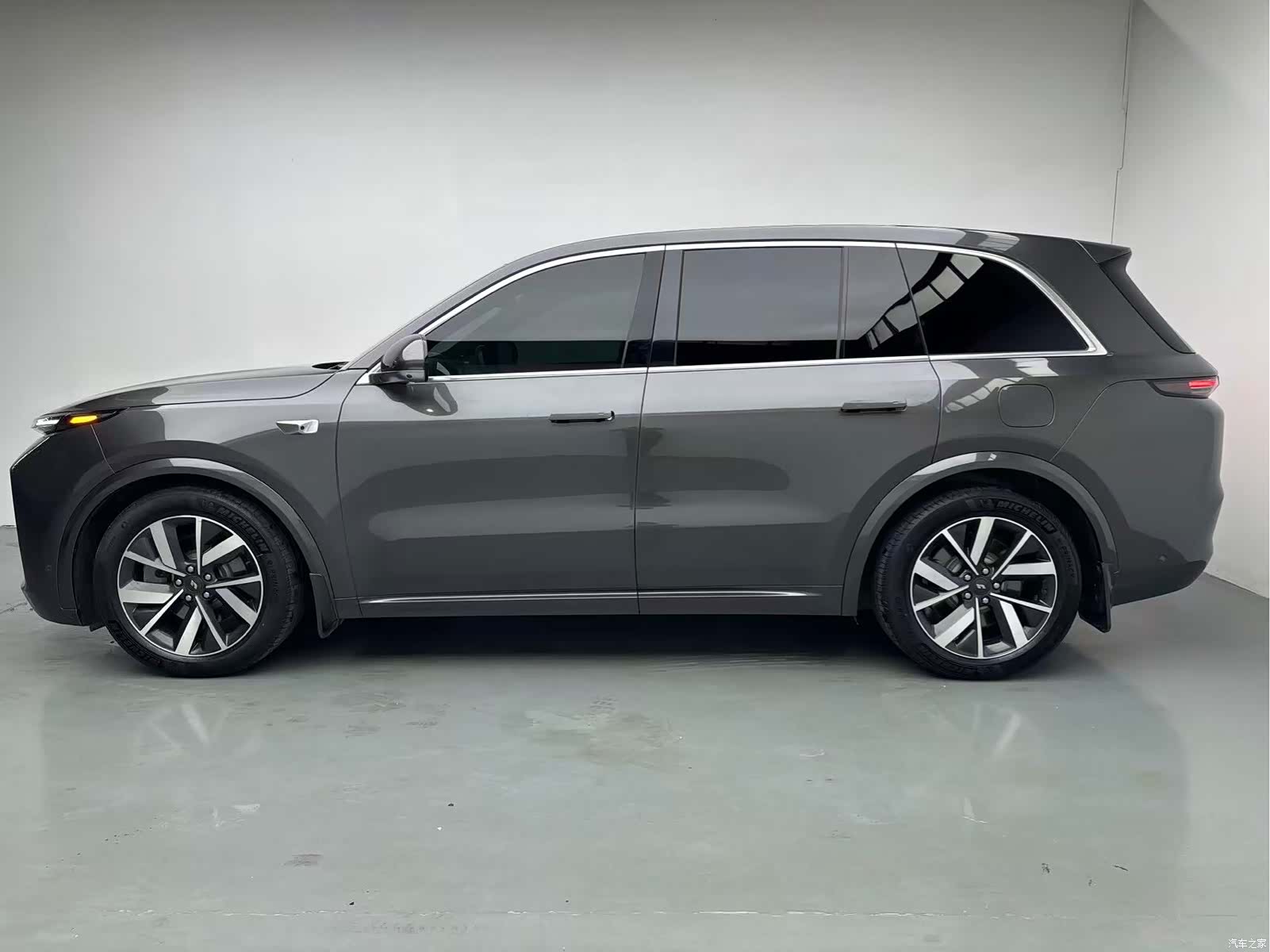 Li Auto L8, 2024 3
