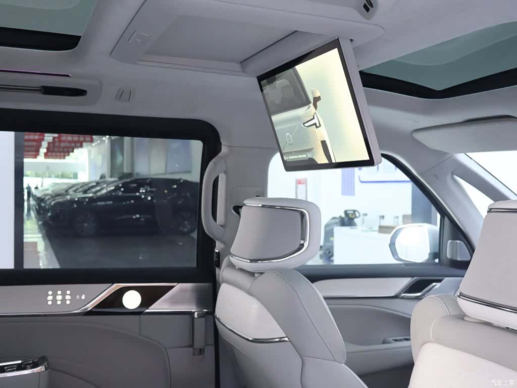 Volvo EM90, 2024 26
