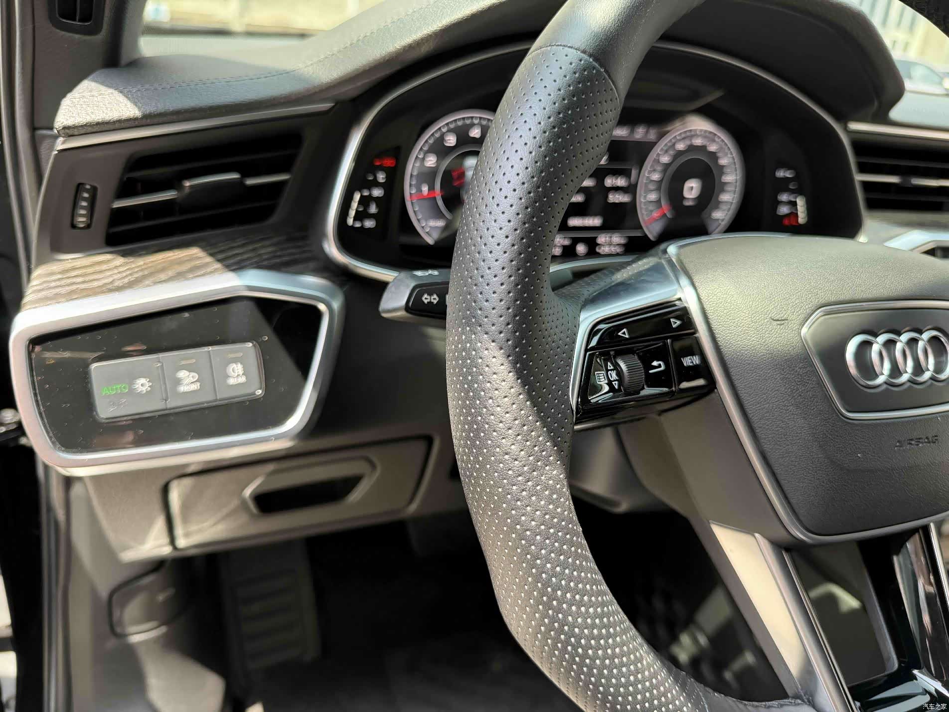 Audi A6L, 2019 8