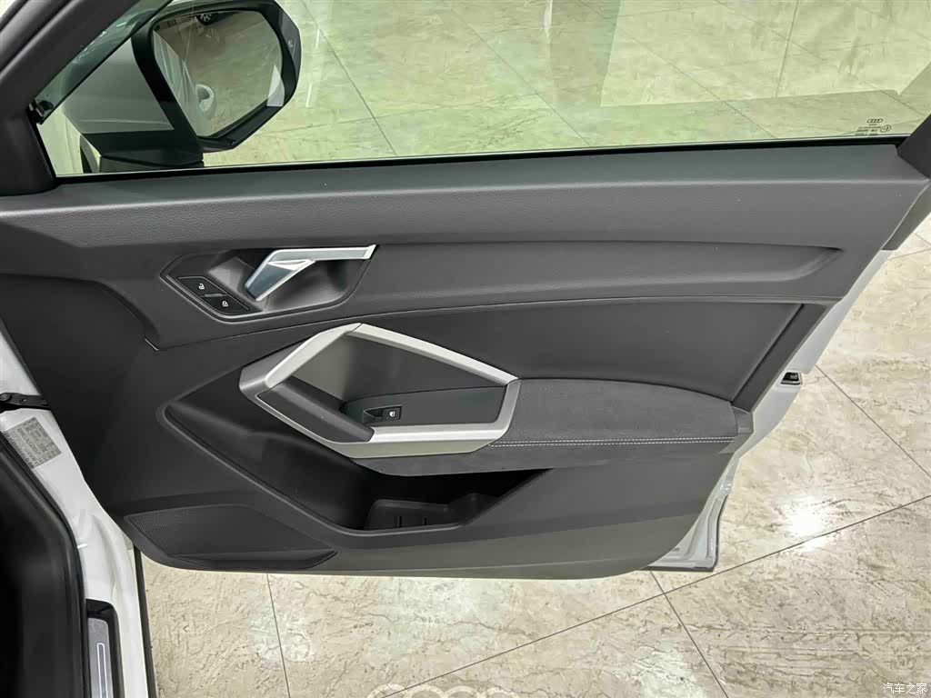 Audi Q3, 2022 12