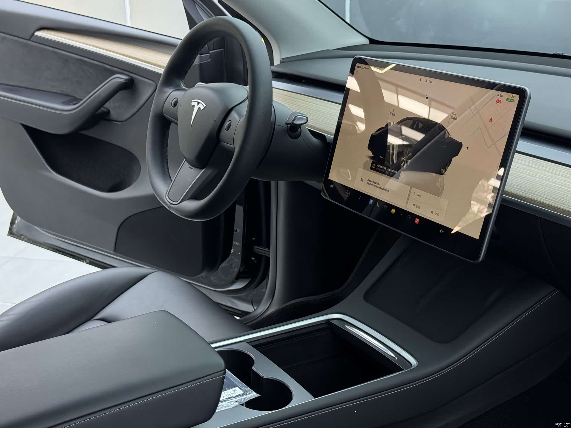Tesla Model Y, 2022 18