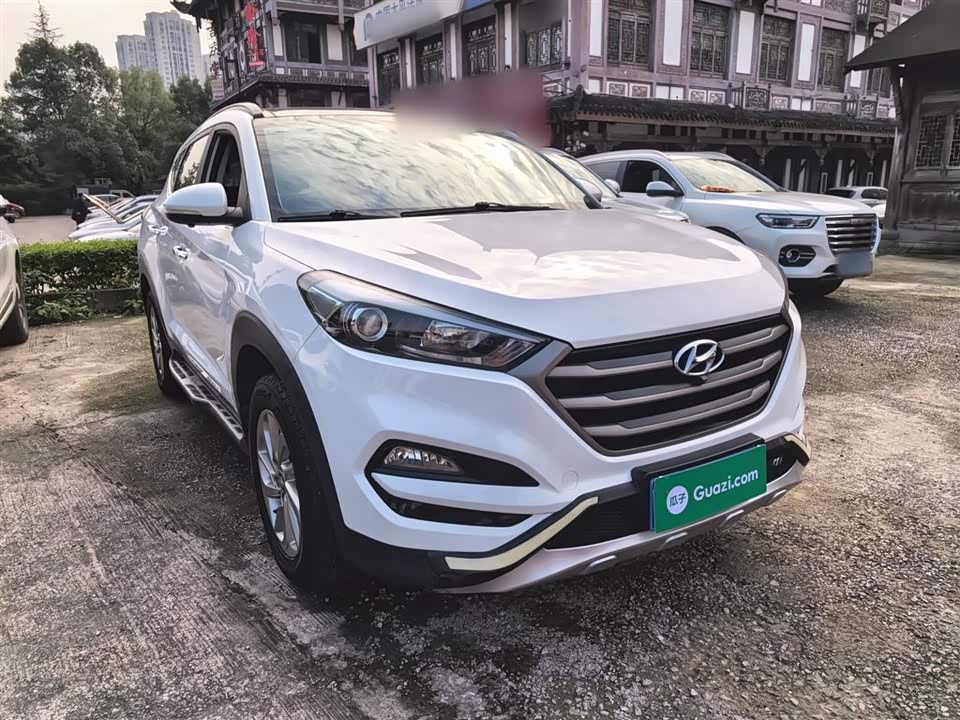 Hyundai Tucson