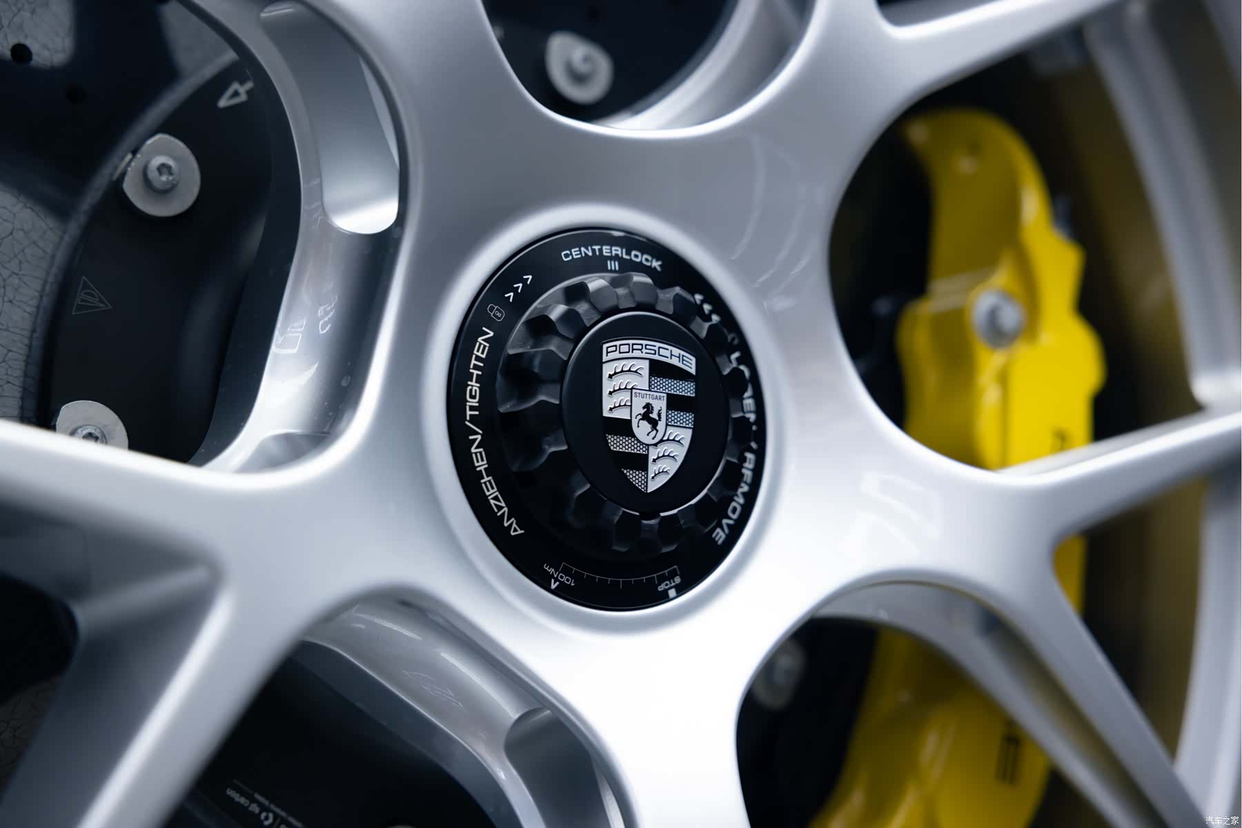 Porsche 911, 2025 37