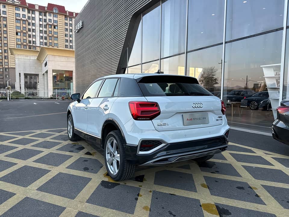 Audi Q2L