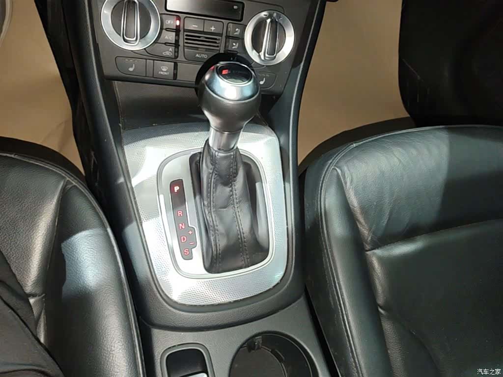 Audi Q3, 2015 14