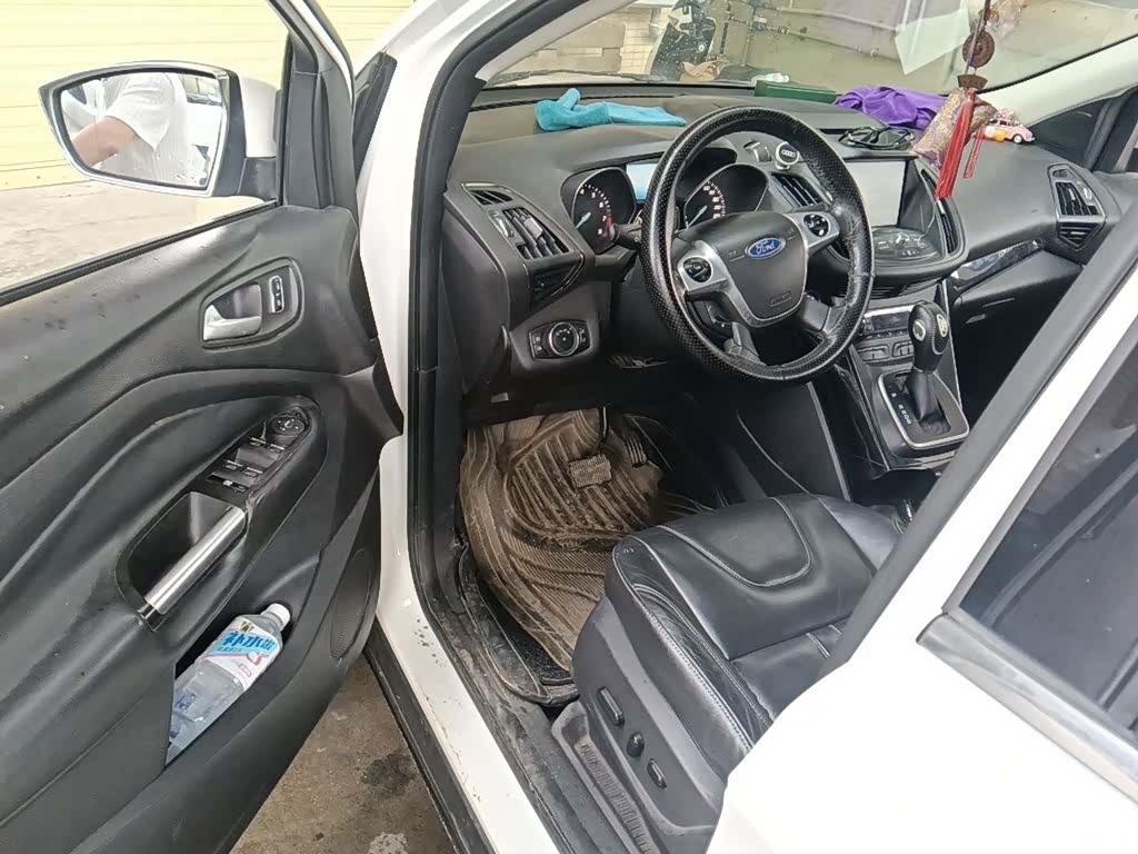 Ford Kuga, 2015 13