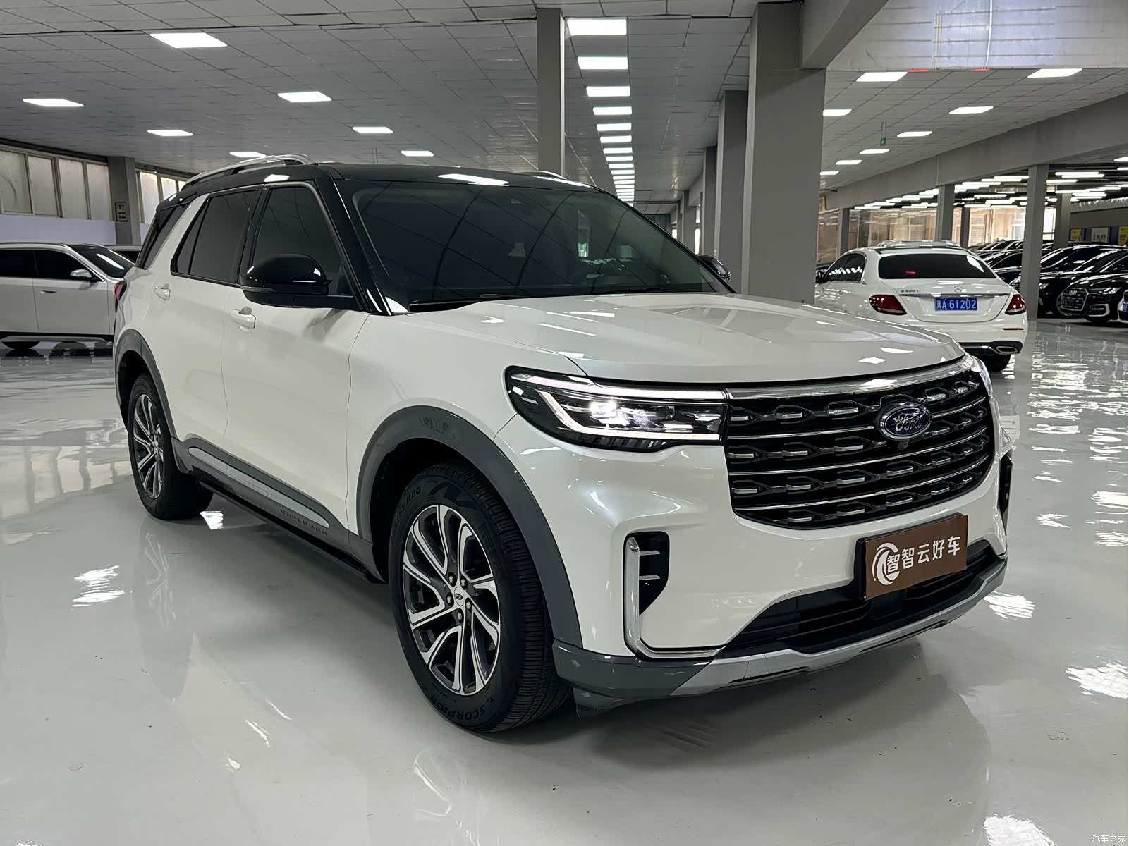 Ford Explorer, 2023 3