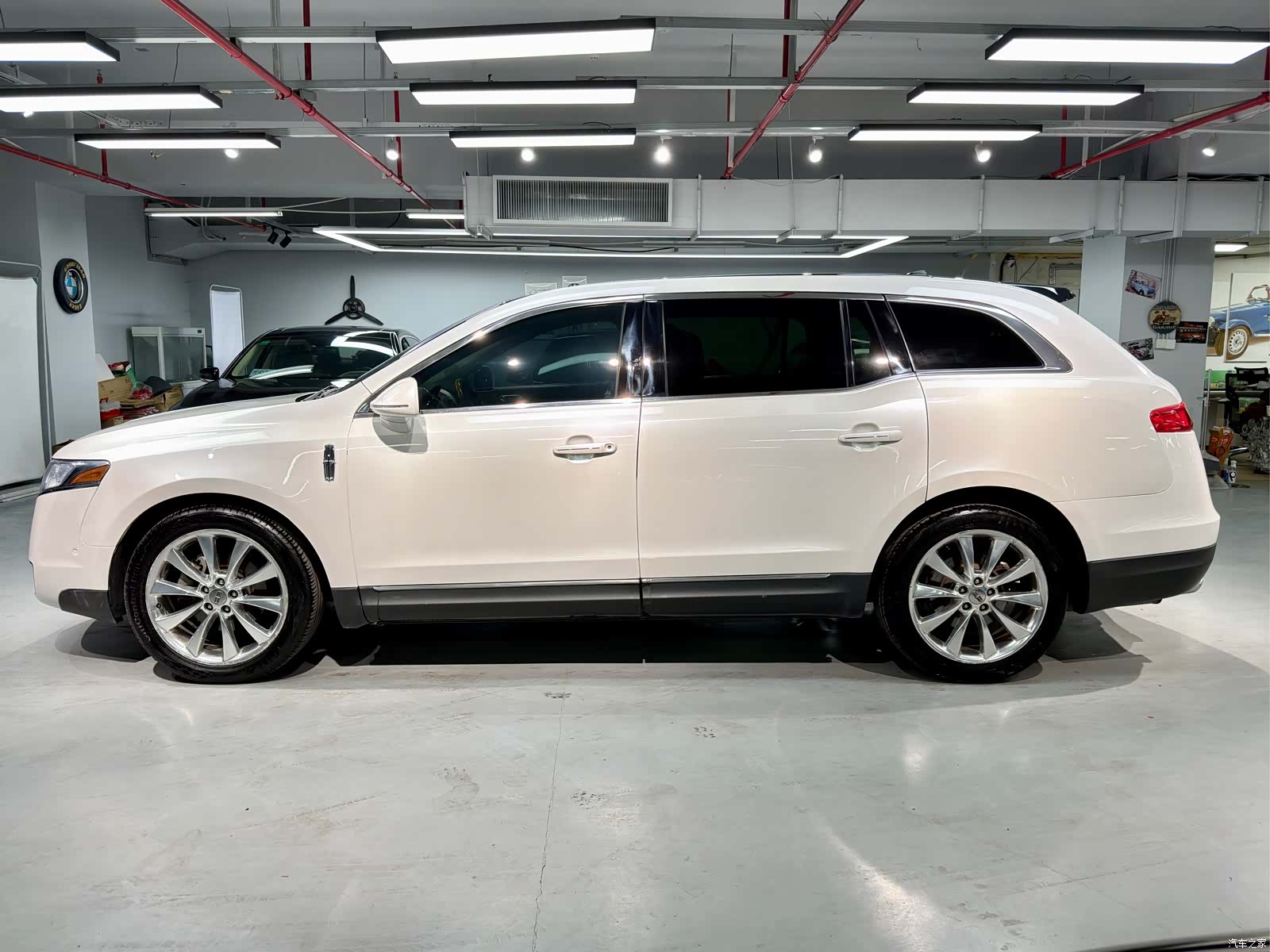 Lincoln MKT, 2011 4