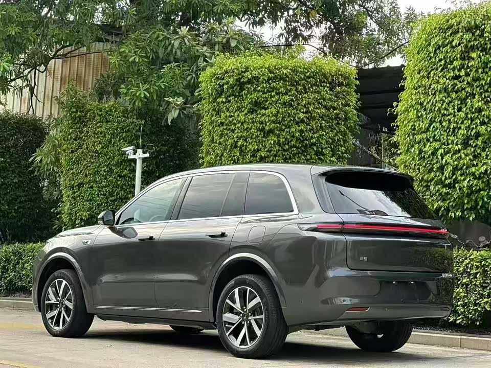 Li Auto Ideal L8