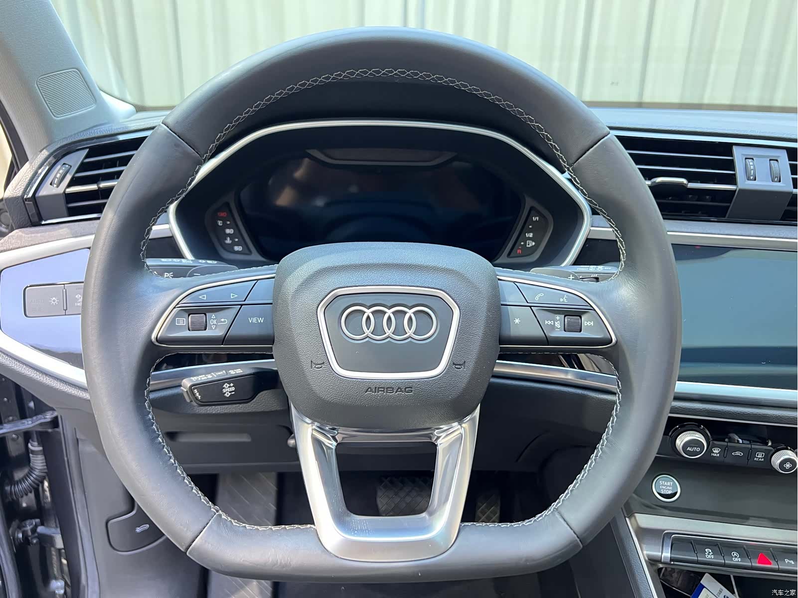 Audi Q3, 2022 12