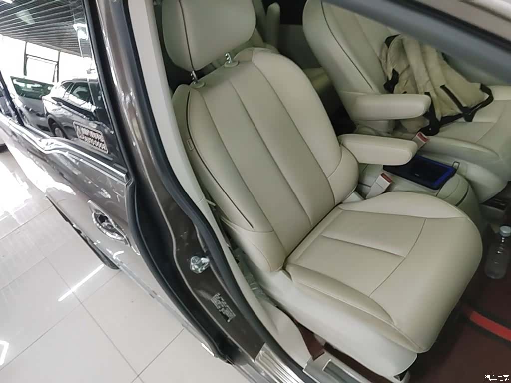 Buick GL8, 2020 25
