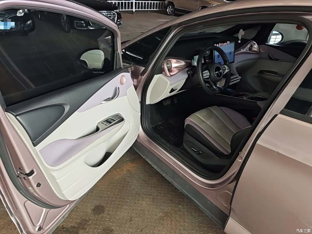BYD Dolphin, 2023 16