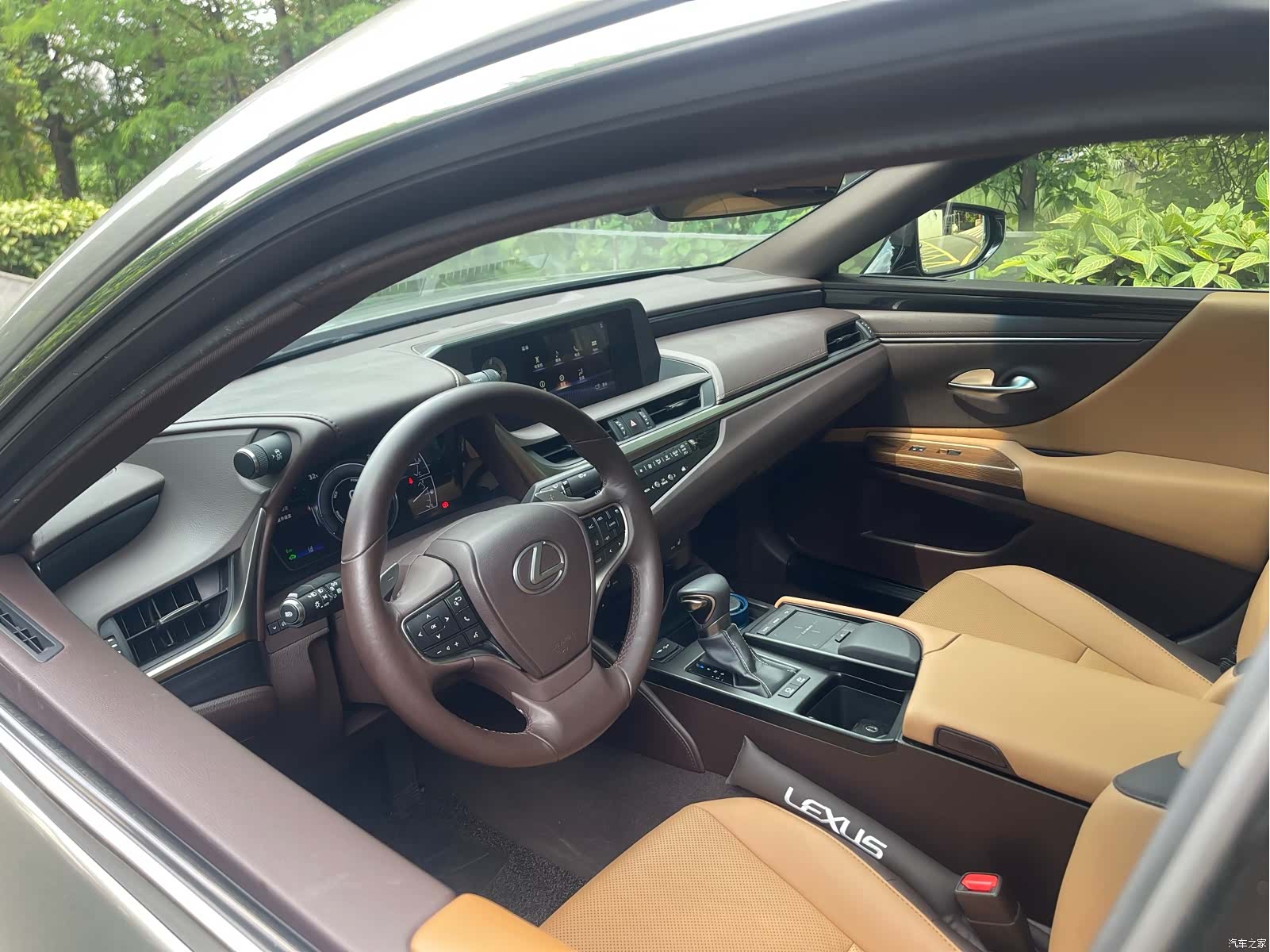 Lexus ES, 2019 14